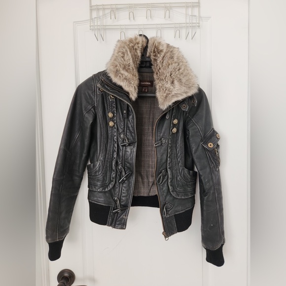 VINTAGE Women’s Danier leather jacket - Picture 2 of 3